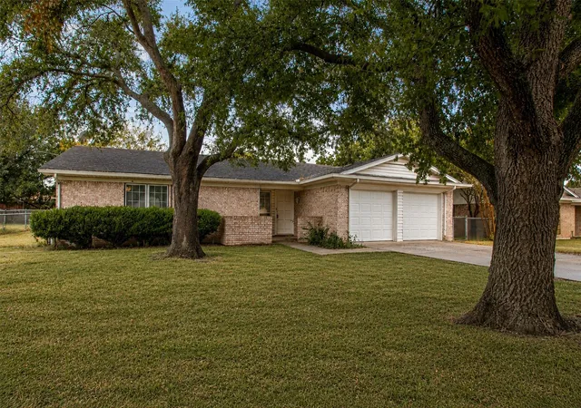 Photo 2 of Sale Pending at 1216 Bryant St, Benbrook, TX 76126 | MLS# 21291312 | Listing updated on 2026-08-25