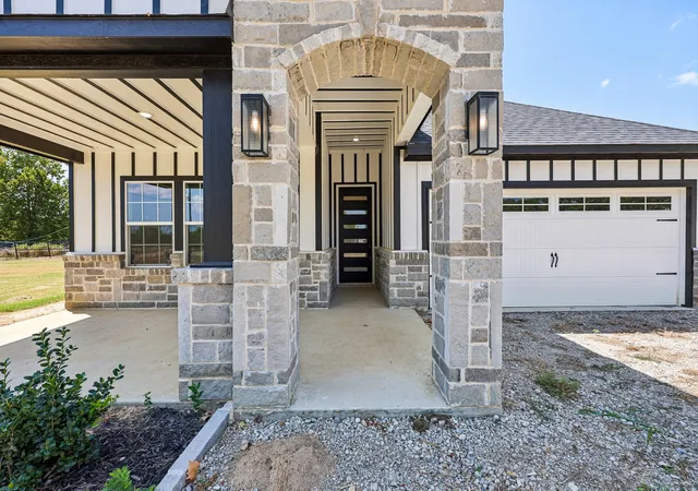 Photo 2 of Single family home for sale at 592 Vz County Road 2430, Mabank, TX 75147 | MLS# 21351400 | Listing updated on 2026-08-29