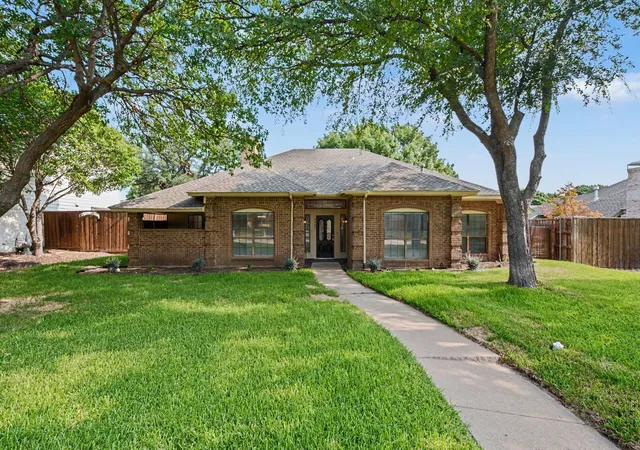 Photo 1 of Single family home for sale at 4425 Avonshire Ln, Plano, TX 75093 | MLS# 21351416 | Listing updated on 2026-10-04