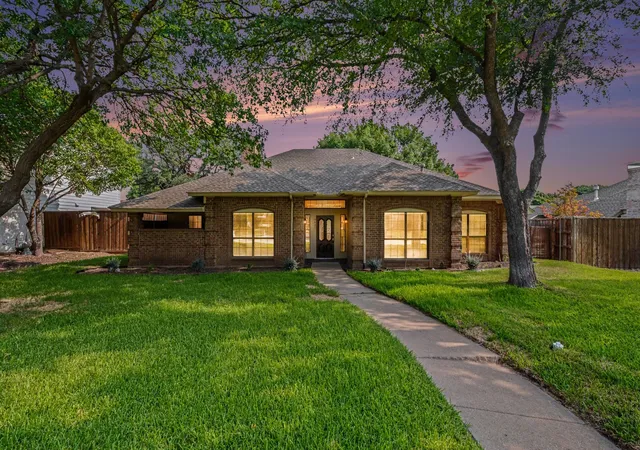 Photo 3 of Single family home for sale at 4425 Avonshire Ln, Plano, TX 75093 | MLS# 21351416 | Listing updated on 2026-10-04