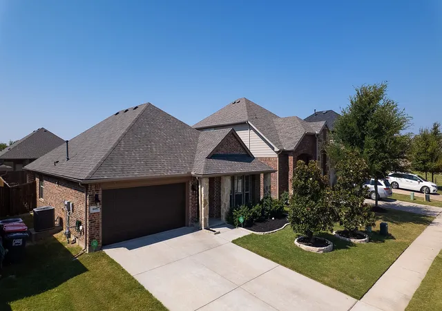 Photo 2 of Single family home for sale at 308 Maverick St, Anna, TX 75409 | MLS# 21350914 | Listing updated on 2026-10-08