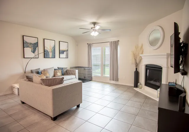 Photo 3 of Single family home for sale at 308 Maverick St, Anna, TX 75409 | MLS# 21350914 | Listing updated on 2026-10-08