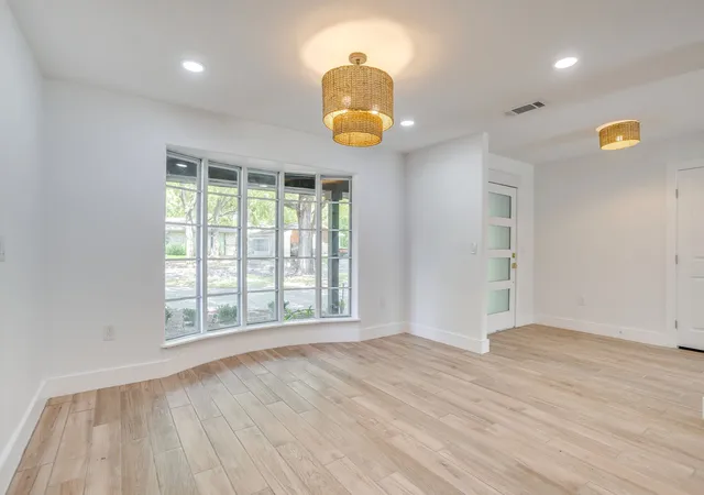 Photo 4 of Single family home for sale at 8613 Marys Creek Dr, Benbrook, TX 76116 | MLS# 21351418 | Listing updated on 2026-08-15