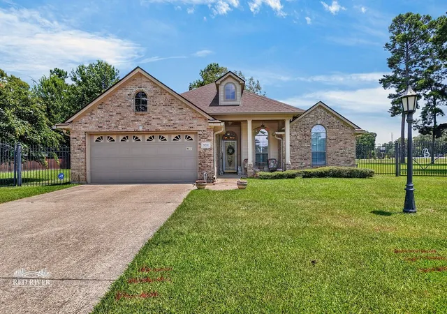 Photo 1 of Single family home for sale at 5211 Dalewood Dr, Shreveport, LA 71107 | MLS# 21350518 | Listing updated on 2026-08-06