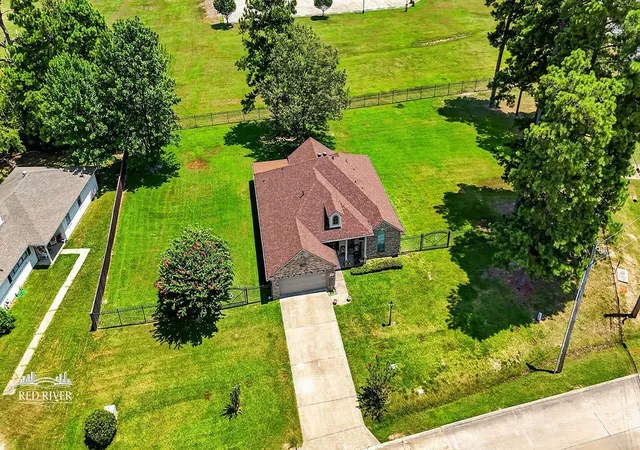Photo 3 of Single family home for sale at 5211 Dalewood Dr, Shreveport, LA 71107 | MLS# 21350518 | Listing updated on 2026-08-06