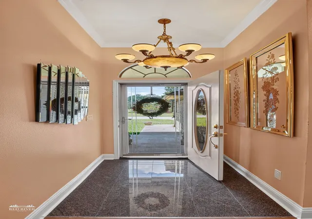 Photo 3 of Single family home for sale at 5211 Dalewood Dr, Shreveport, LA 71107 | MLS# 21350518 | Listing updated on 2026-08-06