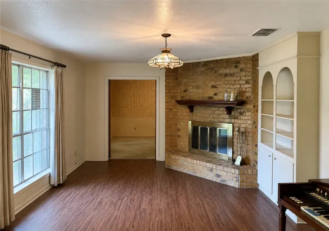 Photo 2 of Single family home for sale at 208 Sw 4th St, Kerens, TX 75144 | MLS# 21351501 | Listing updated on 2026-08-12
