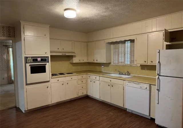 Photo 4 of Single family home for sale at 208 Sw 4Th St, Kerens, TX 75144 | MLS# 21351501 | Listing updated on 2026-08-12