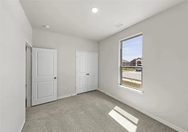 Photo 4 of Sale Pending at 2845 Rose Heath Ln, Fort Worth, TX 76108 | MLS# 21351132 | Listing updated on 2026-09-25