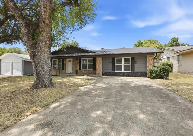 Photo 4 of Sale Pending at 12319 Sunland St, Dallas, TX 75218 | MLS# 21339057 | Listing updated on 2026-09-29