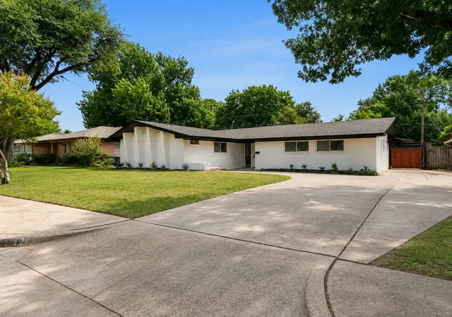 Photo 1 of Single family home for sale at 1212 Stevens Ridge Dr, Dallas, TX 75211 | MLS# 21351505 | Listing updated on 2026-09-20