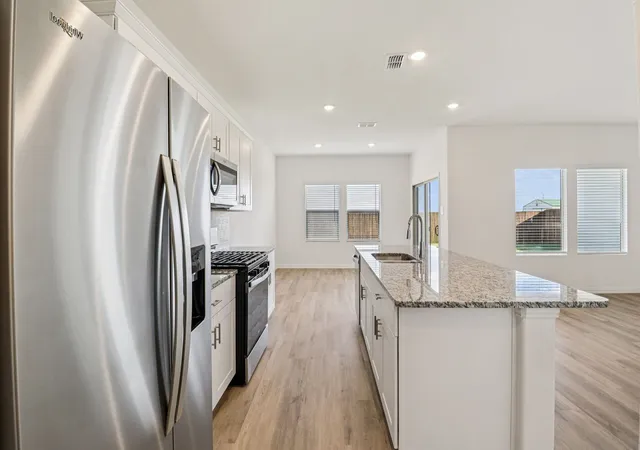 Photo 4 of Single family home for sale at 1576 Coldwater Wy, Crandall, TX 75114 | MLS# 21350904 | Listing updated on 2026-10-06