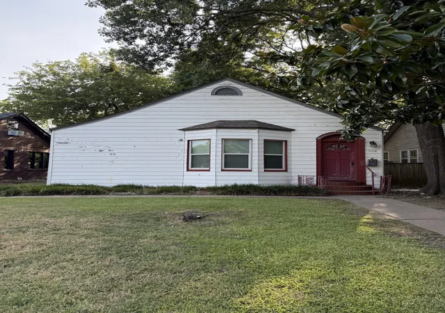 1st image of 1108 S Travis St, Sherman, TX 75090 | MLS# 21351518