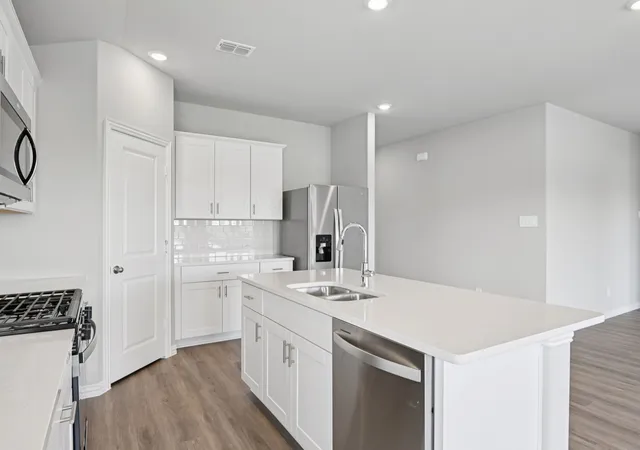 Photo 3 of Single family home for sale at 1574 Coldwater Wy, Crandall, TX 75114 | MLS# 21350906 | Listing updated on 2026-08-25