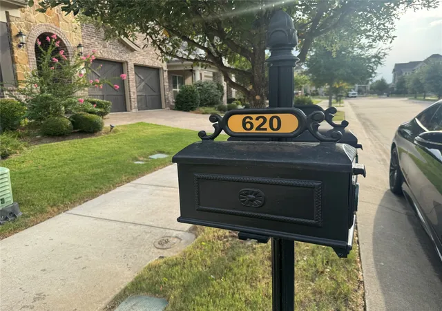 Photo 3 of Single family home for sale at 620 Oglethorpe Ln, Savannah, TX 76227 | MLS# 21350729 | Listing updated on 2026-10-06