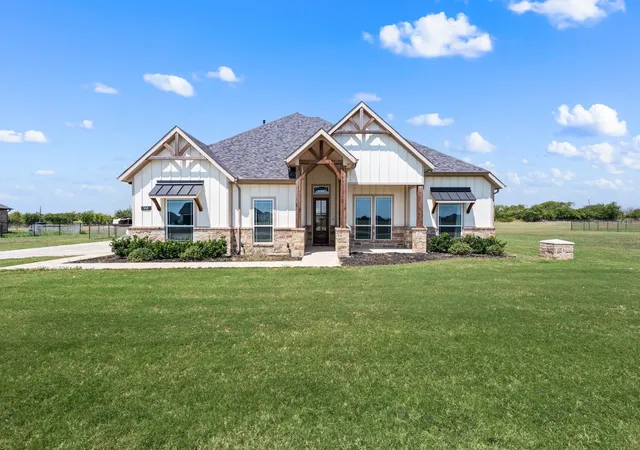 1st image of 168 Tres Vista Dr, Decatur, TX 76234 | MLS# 21335573