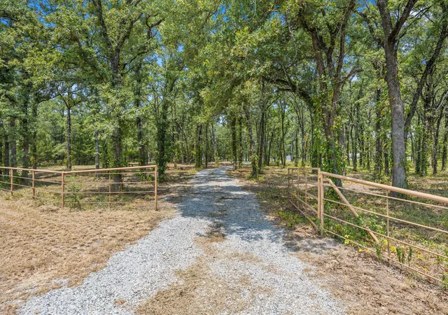 Photo 2 of Manufactured home for sale at 1250 Brooks Ln, Kaufman, TX 75142 | MLS# 21351097 | Listing updated on 2026-09-16