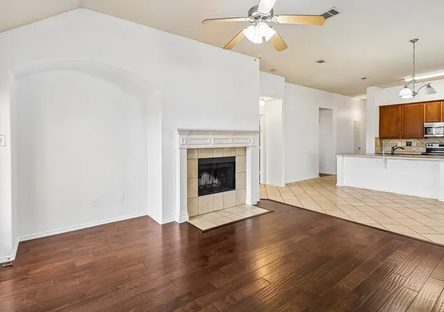 Photo 4 of Single family home for sale at 7717 Decoy Dr, Arlington, TX 76002 | MLS# 21350102 | Listing updated on 2026-10-07