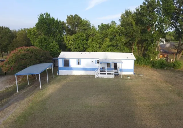 Photo 3 of Manufactured home for sale at 507 Mason Dr, Kemp, TX 75143 | MLS# 21351577 | Listing updated on 2026-10-05
