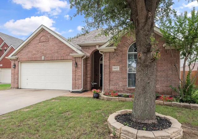 Photo 2 of Sale Pending at 4412 Jessica St, Fort Worth, TX 76244 | MLS# 21350187 | Listing updated on 2026-08-31