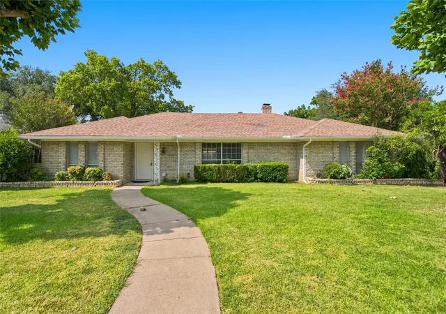 Photo 2 of Single family home for sale at 2017 Westridge Dr, Plano, TX 75075 | MLS# 21349553 | Listing updated on 2026-08-31