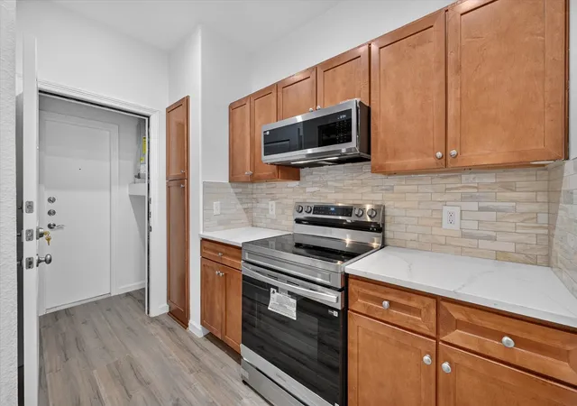 3rd image of 330 E Las Colinas Blvd E, Irving, TX 75039