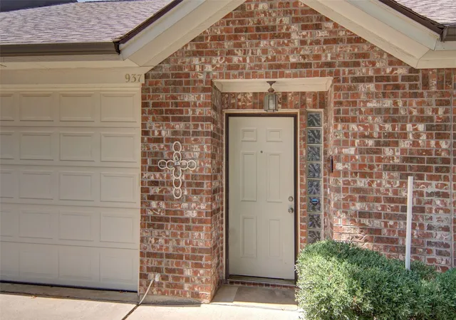 4th image of 937 Heather Ct, Weatherford, TX 76086 | MLS# 21347996