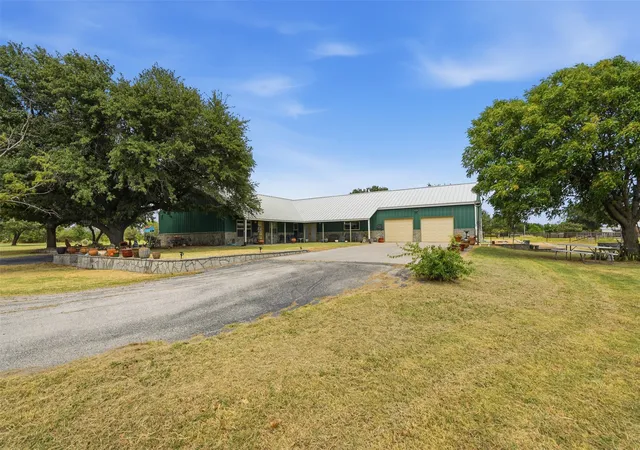 Photo 3 of House for sale at 8165 Jackson Rd, Krum, TX 76249 | MLS# 21350231 | Listing updated on 2026-08-12