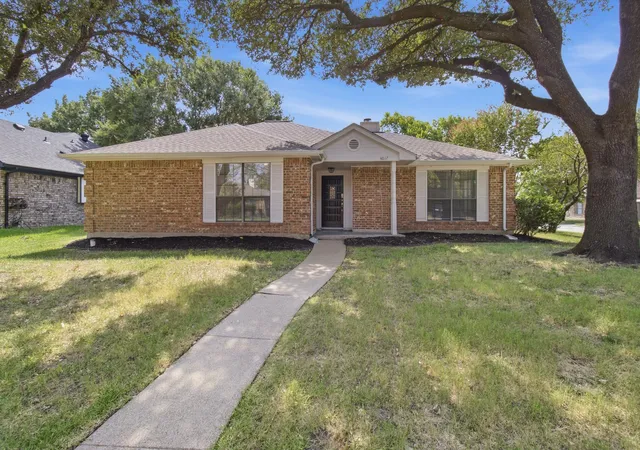 2nd image of 4017 Knights Bridge Dr, Rowlett, TX 75088 | MLS# 21349272