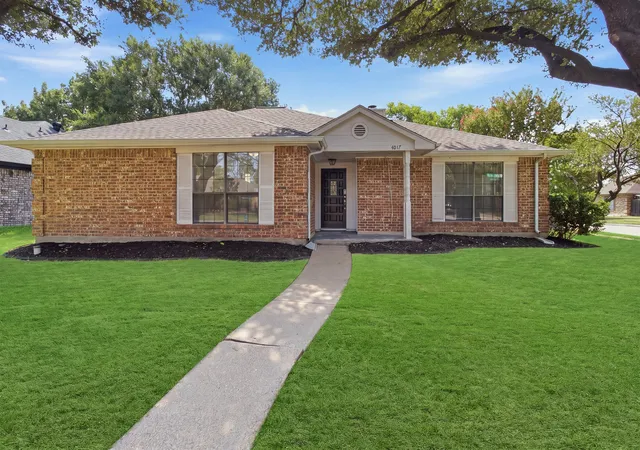 3rd image of 4017 Knights Bridge Dr, Rowlett, TX 75088 | MLS# 21349272
