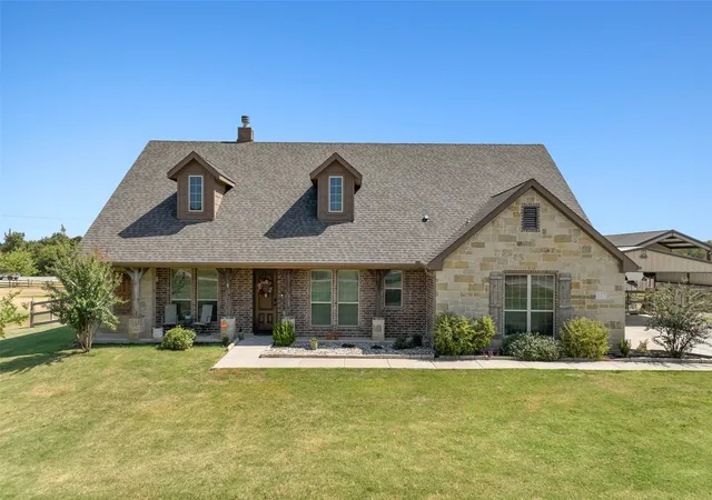 Photo 1 of Single family home for sale at 117 Heather Ln, Decatur, TX 76234 | MLS# 21351693 | Listing updated on 2026-08-27