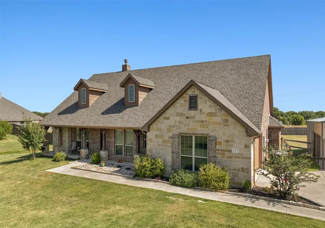 Photo 3 of Single family home for sale at 117 Heather Ln, Decatur, TX 76234 | MLS# 21351693 | Listing updated on 2026-08-27