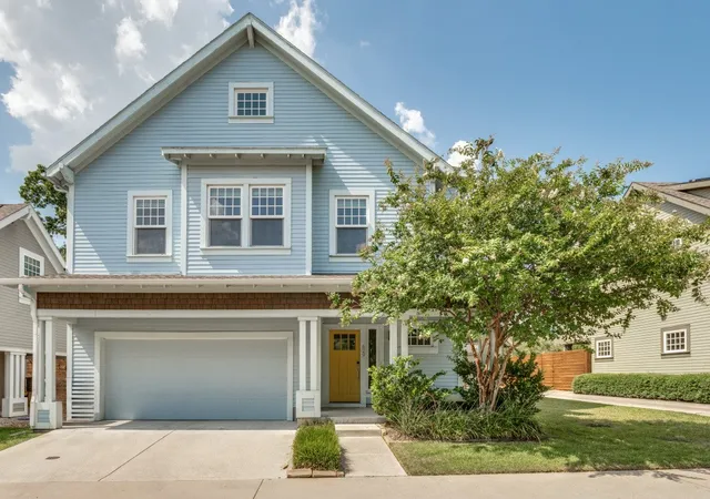 1st image of 629 Bishop Heights Ln, Dallas, TX 75208 | MLS# 21351716