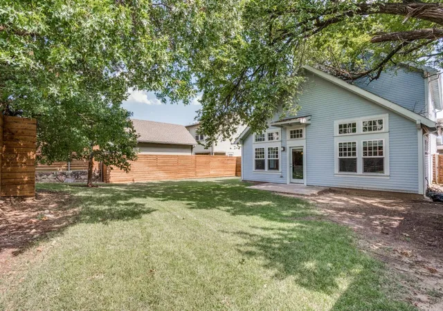24th image of 629 Bishop Heights Ln, Dallas, TX 75208 | MLS# 21351716