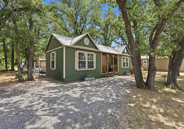 Manufactured home for sale at 5727 Arkansas Trl, Granbury, TX 76048 | MLS# 21342026