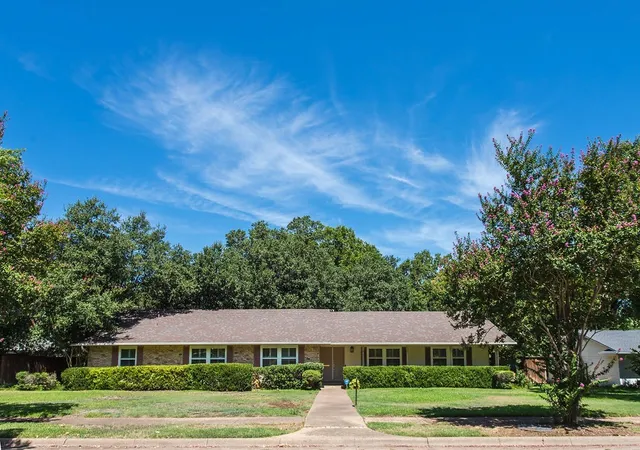 1st image of 4225 Reaumur Dr, Dallas, TX 75229 | MLS# 21351749