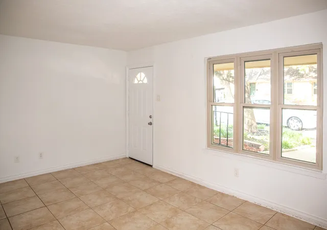Photo 3 of Townhouse for sale at 13552 Waterfall Wy, Dallas, TX 75240 | MLS# 21341017 | Listing updated on 2026-09-17