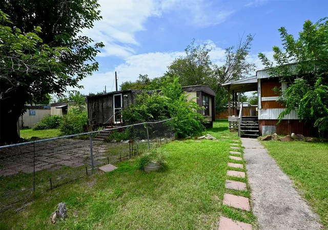 Photo 4 of Manufactured home for sale at 4362 Sunset Cir, The Colony, TX 75056 | MLS# 21323462 | Listing updated on 2026-08-07