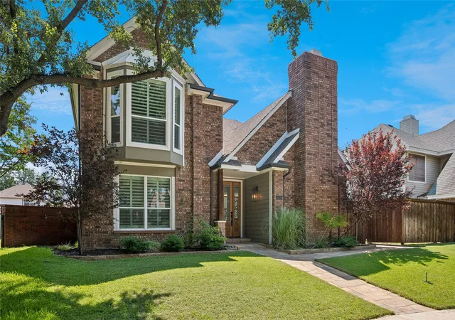 2nd image of 408 Silverton Dr, Irving, TX 75063 | MLS# 21350931