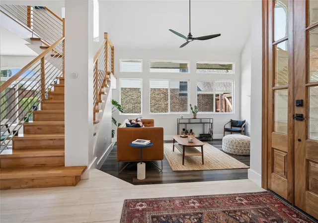 4th image of 408 Silverton Dr, Irving, TX 75063 | MLS# 21350931