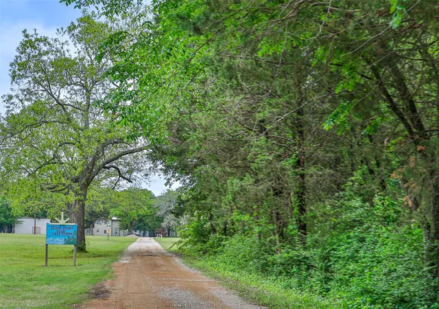 4th image of 301 Cedar Point Cir, Gordonville, TX 76245 | MLS# 21351714