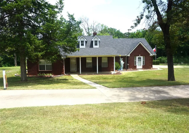 Photo 1 of Single family home for sale at 610 S Lillis Ln, Denison, TX 75020 | MLS# 21350527 | Listing updated on 2026-08-06