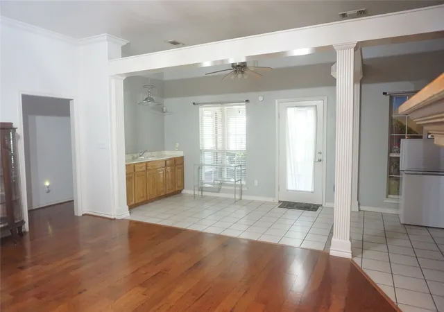 Photo 4 of Single family home for sale at 610 S Lillis Ln, Denison, TX 75020 | MLS# 21350527 | Listing updated on 2026-08-06