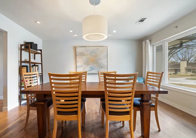 3rd image of 7418 Fenton Dr, Dallas, TX 75231 | MLS# 21349391