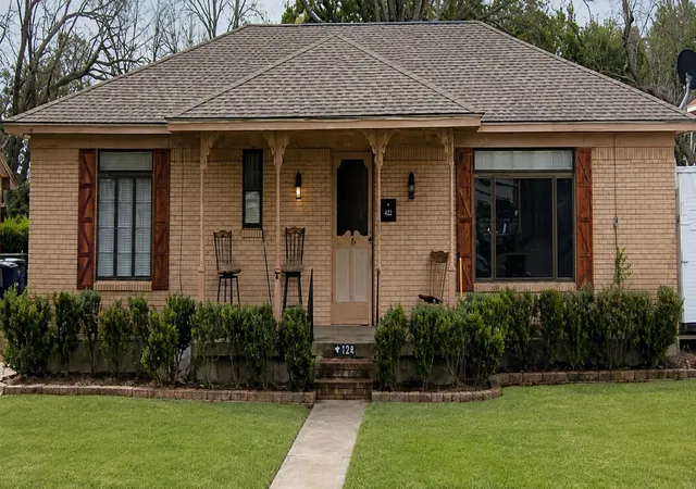 1st image of 134 Laurel Ln, Lancaster, TX 75134 | MLS# 21346248