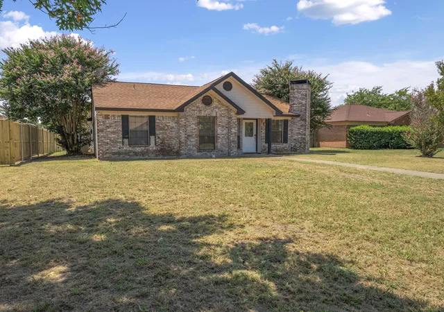 Photo 2 of Single family home for sale at 1404 Sheppard Ln, Wylie, TX 75098 | MLS# 21350696 | Listing updated on 2026-10-07