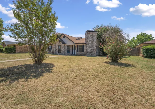Photo 3 of Single family home for sale at 1404 Sheppard Ln, Wylie, TX 75098 | MLS# 21350696 | Listing updated on 2026-10-07