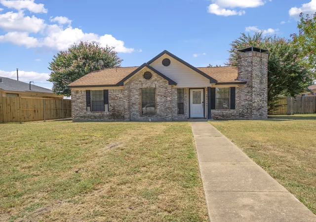 Photo 3 of Single family home for sale at 1404 Sheppard Ln, Wylie, TX 75098 | MLS# 21350696 | Listing updated on 2026-10-07