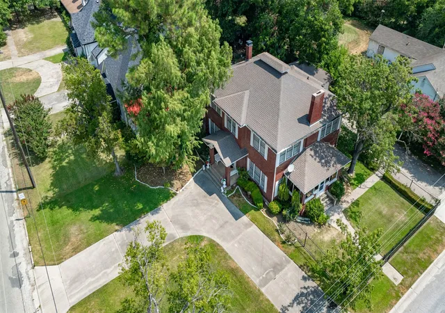 4th image of 1118 S Lindsay St, Gainesville, TX 76240 | MLS# 21345782