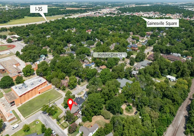 5th image of 1118 S Lindsay St, Gainesville, TX 76240 | MLS# 21345782